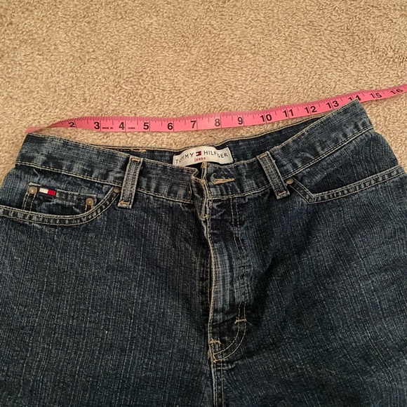 Tommy Hilfiger Mid Rise Denim Short Size 6 Dark wash - Picture 5 of 7